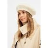 Läst Baret - Off White -LINDA FARROW butikk 32ba42d7efe3378324a282bf4e583ab2