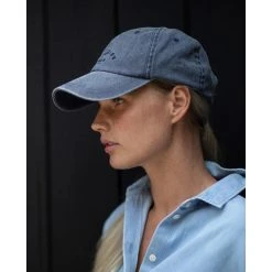 Lexington Cap -LINDA FARROW butikk 672acd88f8c723003775ee1b61dcb2f1